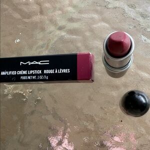 🩷HOST PICK MAC Amplified Crème Lipstick 🩷